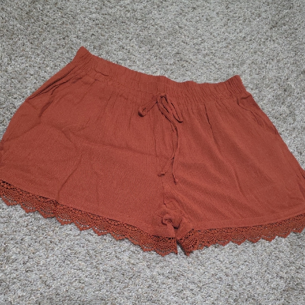 Kingston Grey Woman's Size M Rust Lace Trim Shorts